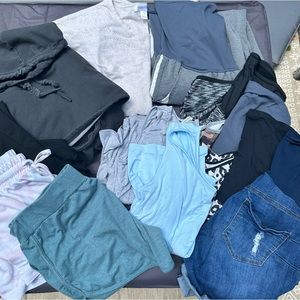 Maternity 12 piece size large bundle